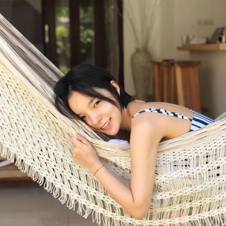 영화 '국가부도의 날' 배우 박진주, '해먹 위 발리의 여신' 근황 영화 '국가부도의 날' 배우 박진주, '해먹 위 발리의 여신' 근황