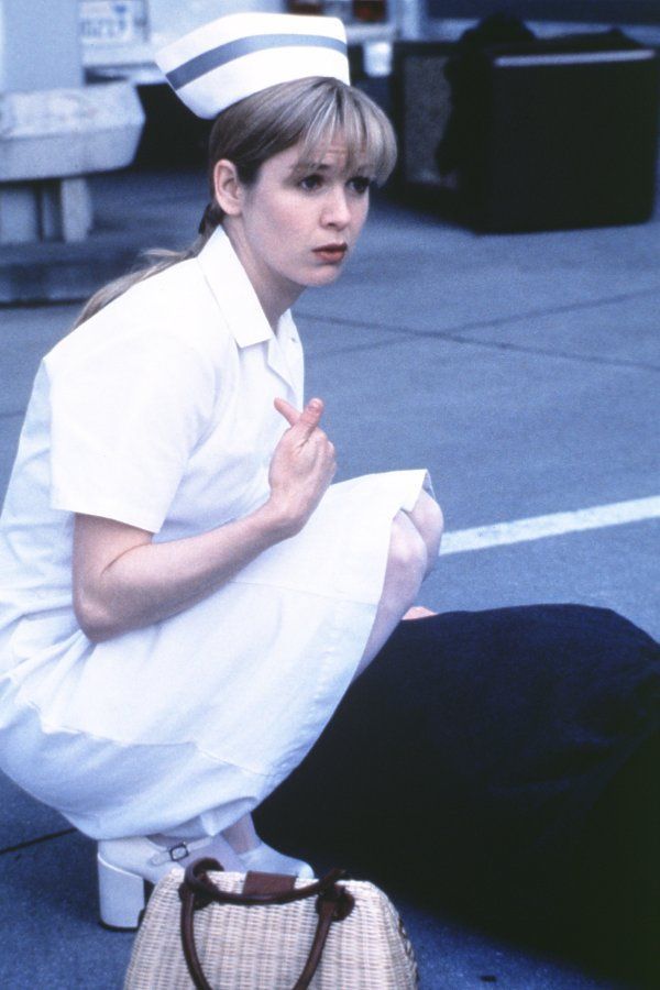 배우 르네 젤위거는 지난 2001년 영화 '너스 베티'를 통해 골든글로브 여우주연상을 받았다. 사진=영화 '너스 베티' 스틸컷.