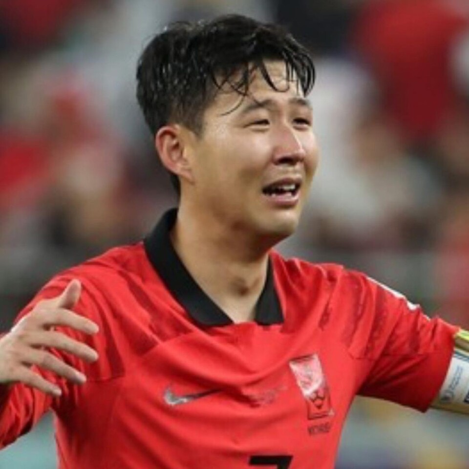 눈물을 흘리는 '2022 카타르 월드컵' 대한민국 국가대표 손흥민 선수. 사진=김영철 인스타그램