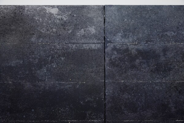 보킴, detail of 창밖에 어둠이 내리면, 2023, Hanji, sand, and acrylic on canvas,180 x 160 cm, 246 x 160 cm, 180 x 160 cm / 사진=라흰갤러리