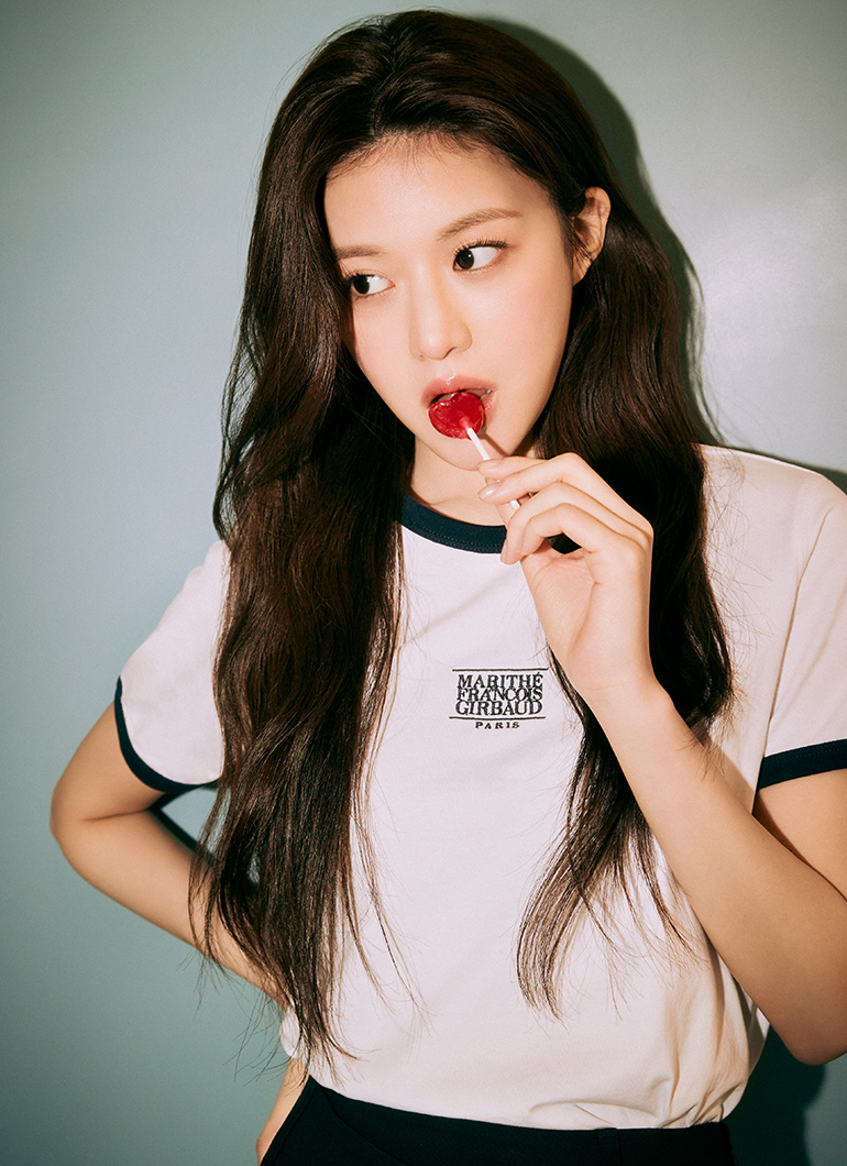 고윤정, 더위가 피해갈 것 같은 청량함(화보)